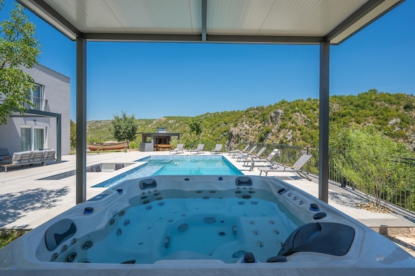 Outdoor pool - Villa River Rose with pool and jacuzzi, near the river beach (Srijane)