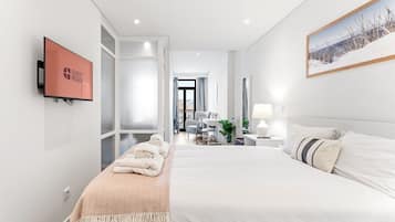 1 bedroom, desk, iron/ironing board, internet