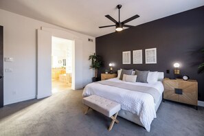 4 bedrooms, iron/ironing board, travel crib, free WiFi - Monthly Stay Retreat | Heated Pool + Hot Tub | Near Intel (Chandler)