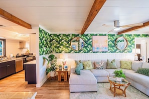 Smart TV - Waterfront Oasis with Boat Lift & Hot Tub in Bokeelia (Bokeelia)