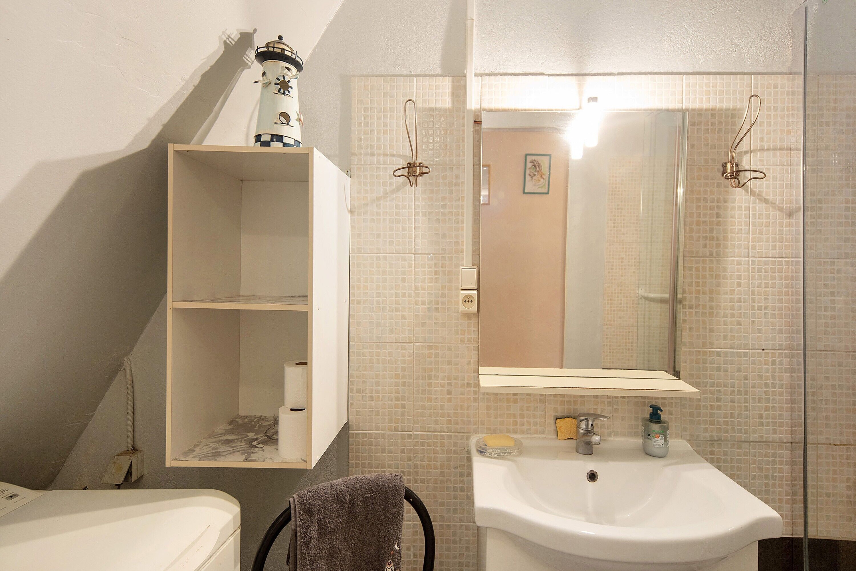 Dutxa, articles de tocador gratuïts i tovalloles 