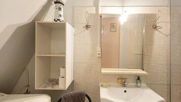 Dutxa, articles de tocador gratuïts i tovalloles