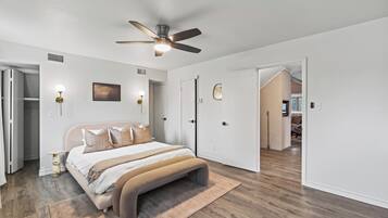 5 bedrooms, iron/ironing board, free WiFi, bed sheets