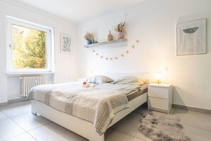 2 chambres, fer et planche à repasser, Wi-Fi, draps fournis