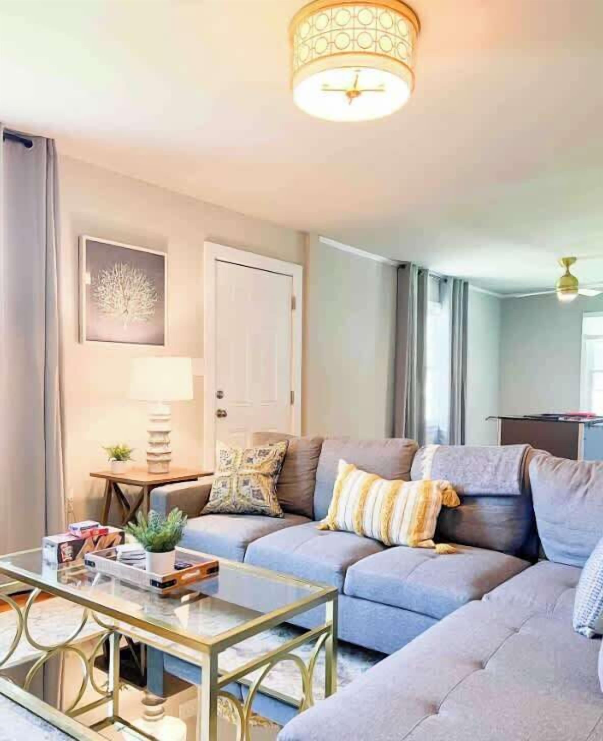 智能電視、足球機、 辦公室