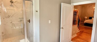 Urban Charm: 4 Bedroom Downtown Raleigh Home Near I-40