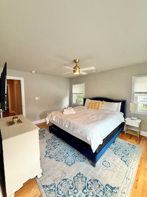 4 bedrooms, desk, free WiFi, bed sheets