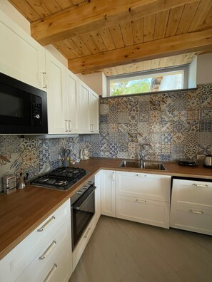 Fridge, microwave, oven, stovetop - Casa Arenà - Terrace (Campania)