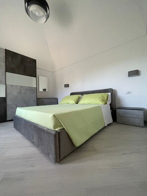 1 chambre, fer et planche Ă repasser, Wi-Fi gratuit, draps fournis
