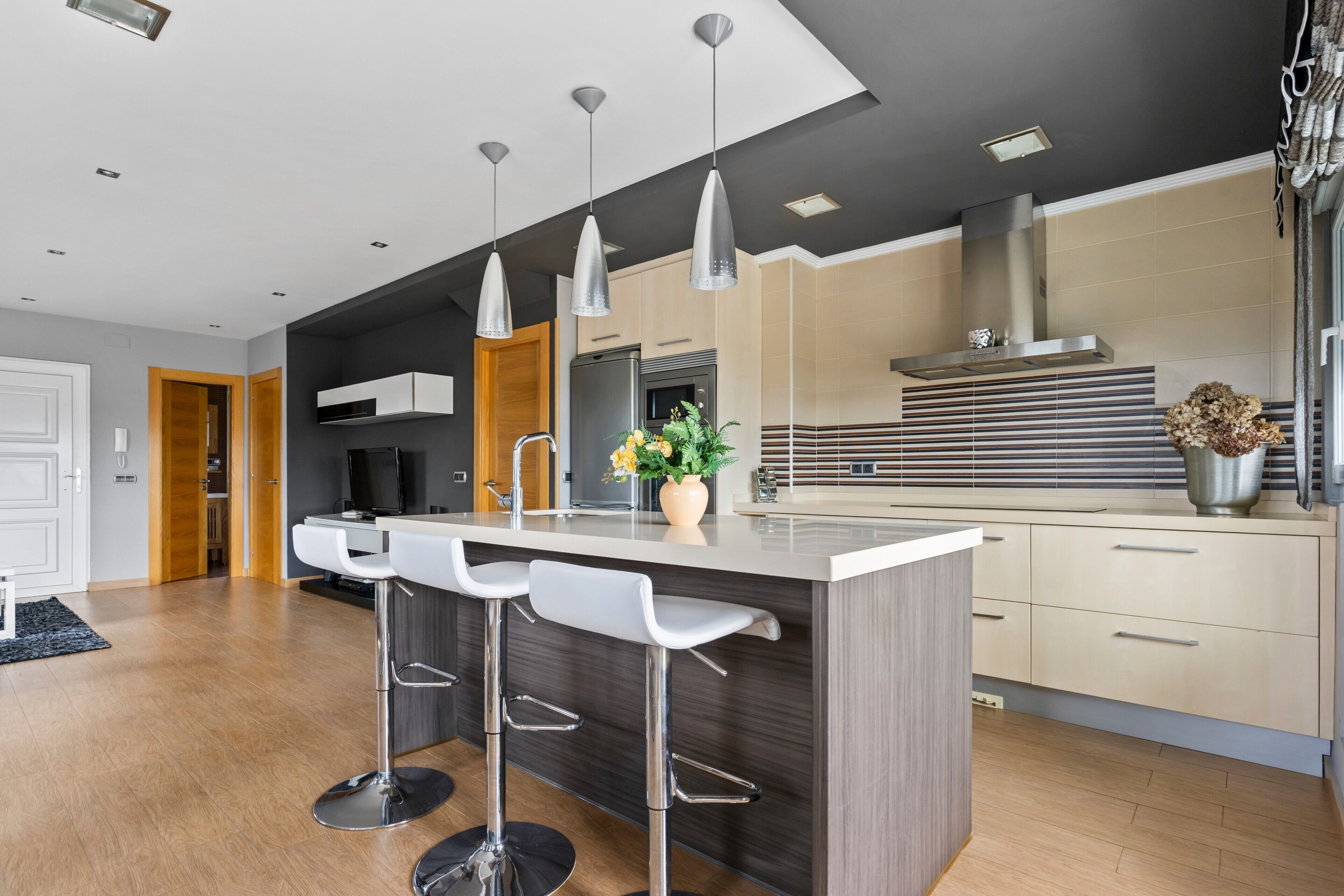 Frigorifero, microonde, forno, piano cottura