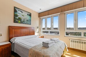 4 bedrooms, WiFi, bed sheets