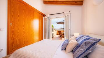4 slaapkamers, een strijkplank/strijkijzer, wifi, beddengoed