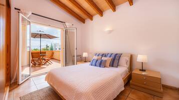 4 chambres, fer et planche à repasser, Wi-Fi, draps fournis