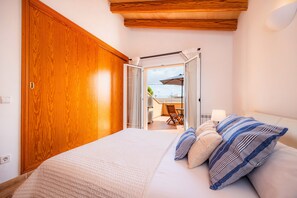 4 chambres, fer et planche à repasser, Wi-Fi, draps fournis