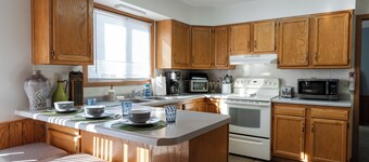 5 min to Lake I Self Check-In I Free Parking I W/D