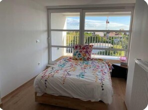3 bedrooms, WiFi, bed sheets