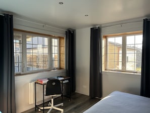 Chambre Triple, patio, vue jardin