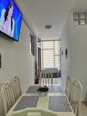 Dining - 2-bedroom apartment in Durrës with AC/Parking (Durrës)