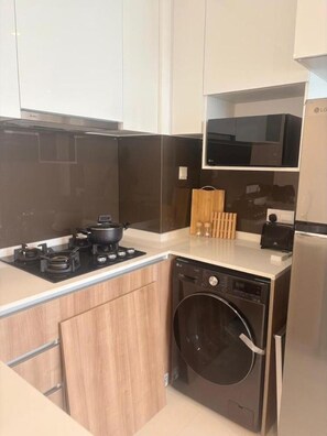 Microwave, stovetop, dishwasher