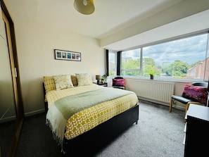 2 bedrooms, iron/ironing board, Internet, bed sheets