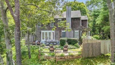 Charming East Hampton Cottage with Lush Gardens & Indoor-Outdoor Living