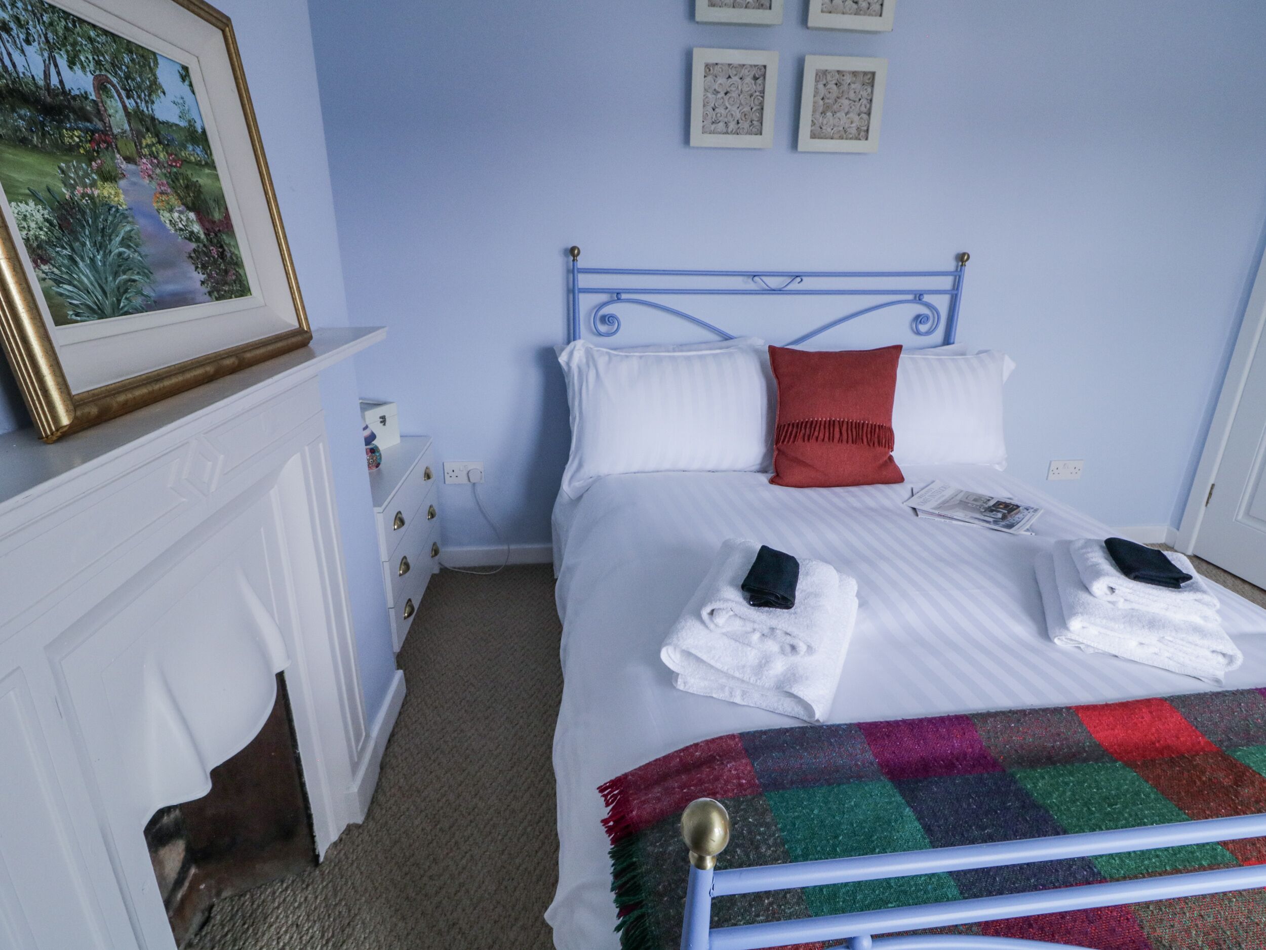 2 عدّة غرف نوم وبديكورات فريدة لكل غرفة وطراز فريد لكل وحدة