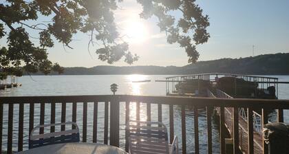 Great Lake Location! Best Value at the lake with Private Balcony & Lakeside Pool
