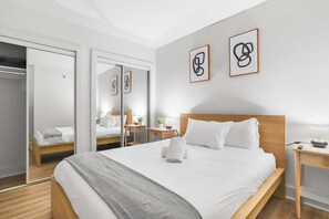 2 chambres, fer et planche à repasser, Wi-Fi, draps fournis