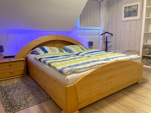 1 bedroom, desk, iron/ironing board, free WiFi