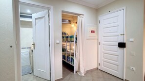 1 chambre, fer et planche à repasser, Wi-Fi gratuit, draps fournis