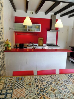 Mikrowelle, Ofen, Herdplatte, Geschirrspüler