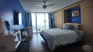 1 slaapkamer, een strijkplank/strijkijzer, wifi, beddengoed