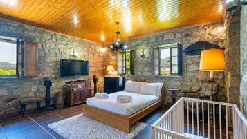 1 bedroom, iron/ironing board, internet, bed sheets