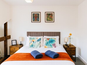 2 bedrooms, iron/ironing board, travel crib, free WiFi