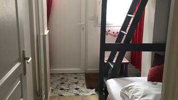 3 bedrooms, iron/ironing board, WiFi