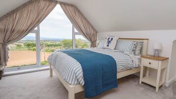 5 bedrooms, individually decorated, individually furnished, free WiFi