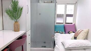 1 bedroom, desk, free WiFi, bed sheets