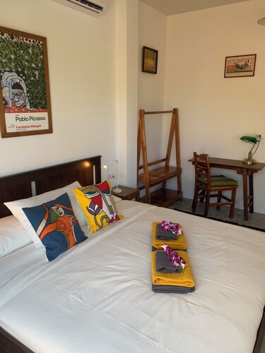 Boutique Studio Apartment with breathtaking sea and mountain views