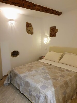 1 bedroom, iron/ironing board, bed sheets - Charming accommodation in historic setting Carmine district(CIN IT010025C2KYXGYWKK) (Genova)