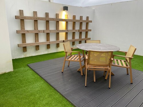 Ocean Breeze Apartment - Private Patio