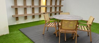 Ocean Breeze Apartment - Private Patio