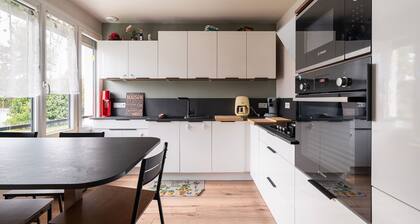 Holiday Home 'De L'enclume' with Private Garden, Balcony and Wi-Fi