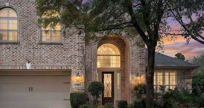 Cozy, Quiet 4-bedroom, 3.5 bathroom Home in The Woodlands