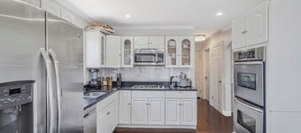 Gorgeous 4-bedroom house with AC in Elmont