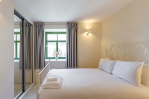 2 chambres, fer et planche Ă repasser, accĂšs Internet, draps fournis