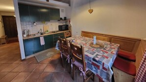 Dining - 100m from ski slopes, 2nd floor, balcony, tv, ski locker, 44m², Montgenèvre (Montgenèvre)