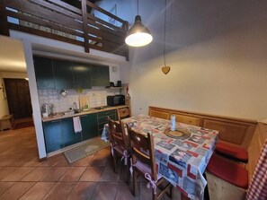 Dining - 100m from resort center, 2nd floor, balcony, tv, ski locker, 44m², Montgenèvre (Montgenèvre)
