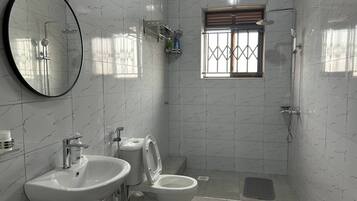 Jetted tub, bidet, towels, soap
