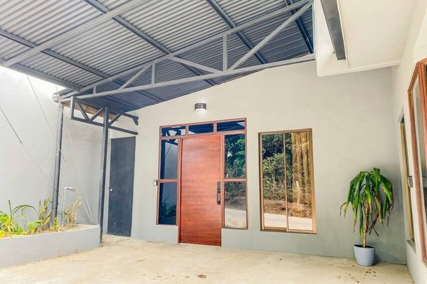 Wheelchair Acessible front door.