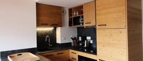 Fridge, microwave, dishwasher, toaster